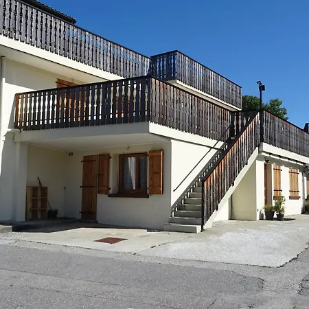Location : Spacieux 4 Pieces Pour 9 Pers, Proche Centre, Parking Prive, Terrasse Ensoleillee - Fr-1-802-33 Daire