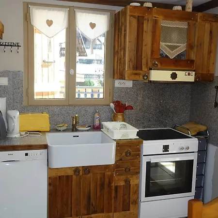 Location : Spacieux 4 Pieces Pour 9 Pers, Proche Centre, Parking Prive, Terrasse Ensoleillee - Fr-1-802-33 Daire Les Gets